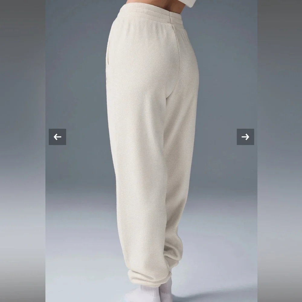ALO Yoga Waffle Weekend Escape Jogger Large Color: Ivory NWT